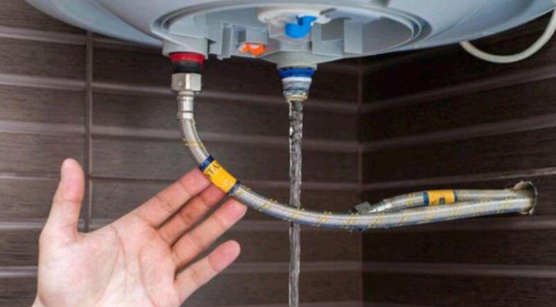 Is it better to use bellows or braided hose for the water heater connection?