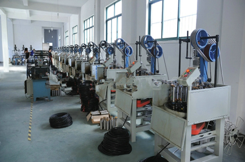 Braided hose machine